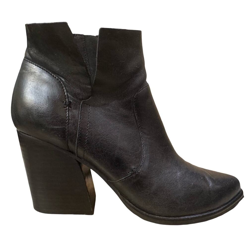 Kelsi Dagger Black Leather Bootie Slip on Cowboy Style Sz 8.5, 3”Heel